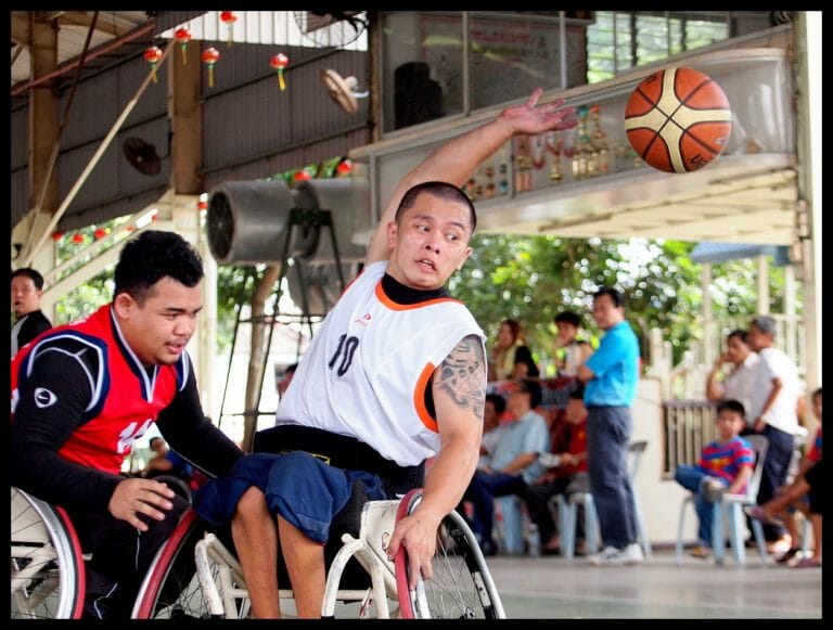 Luke Chua throws - (C) Robin Wong - Olympus E5