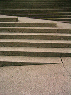 In Treppe integrierte Rampe