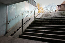 zu steile Rampe an einer Treppe