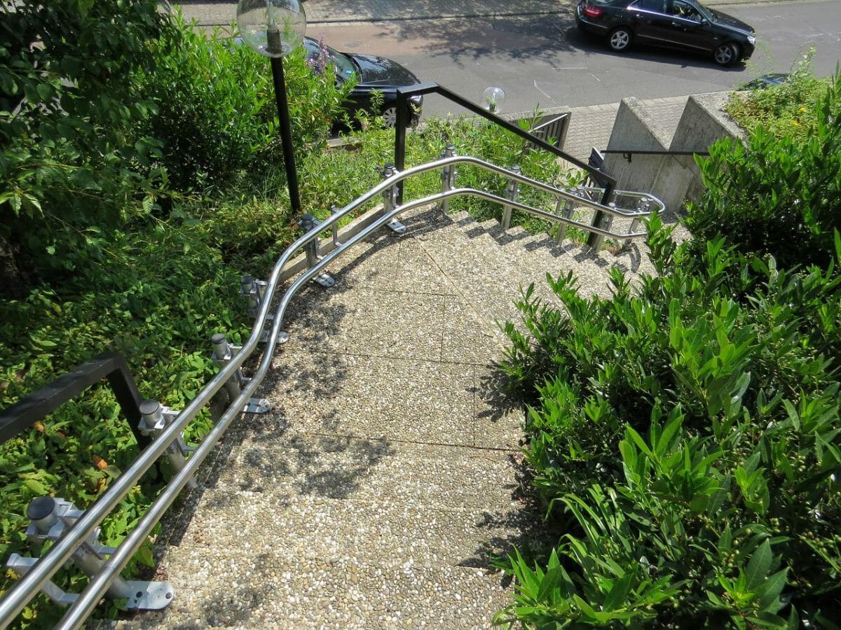 Hiro 160 QA - Treppenlift für den Außenbereich online